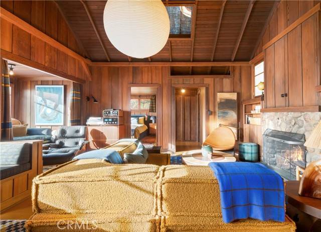 Laguna Beach, CA 92651,310 Hawthorne RD