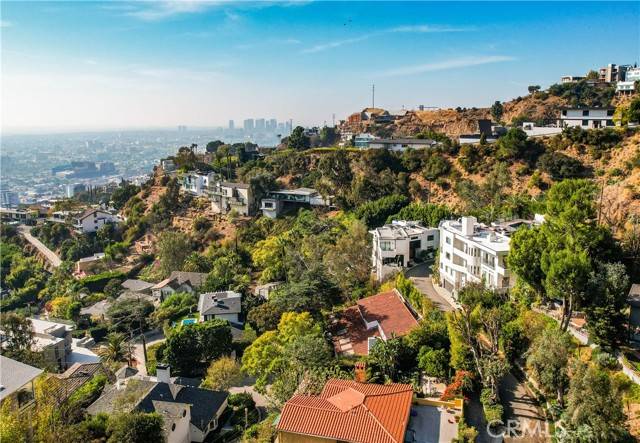 Los Angeles, CA 90069,8655 Hillside AVE