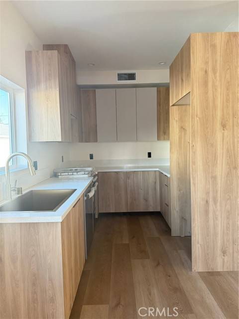 North Hollywood, CA 91606,11650 Kittridge