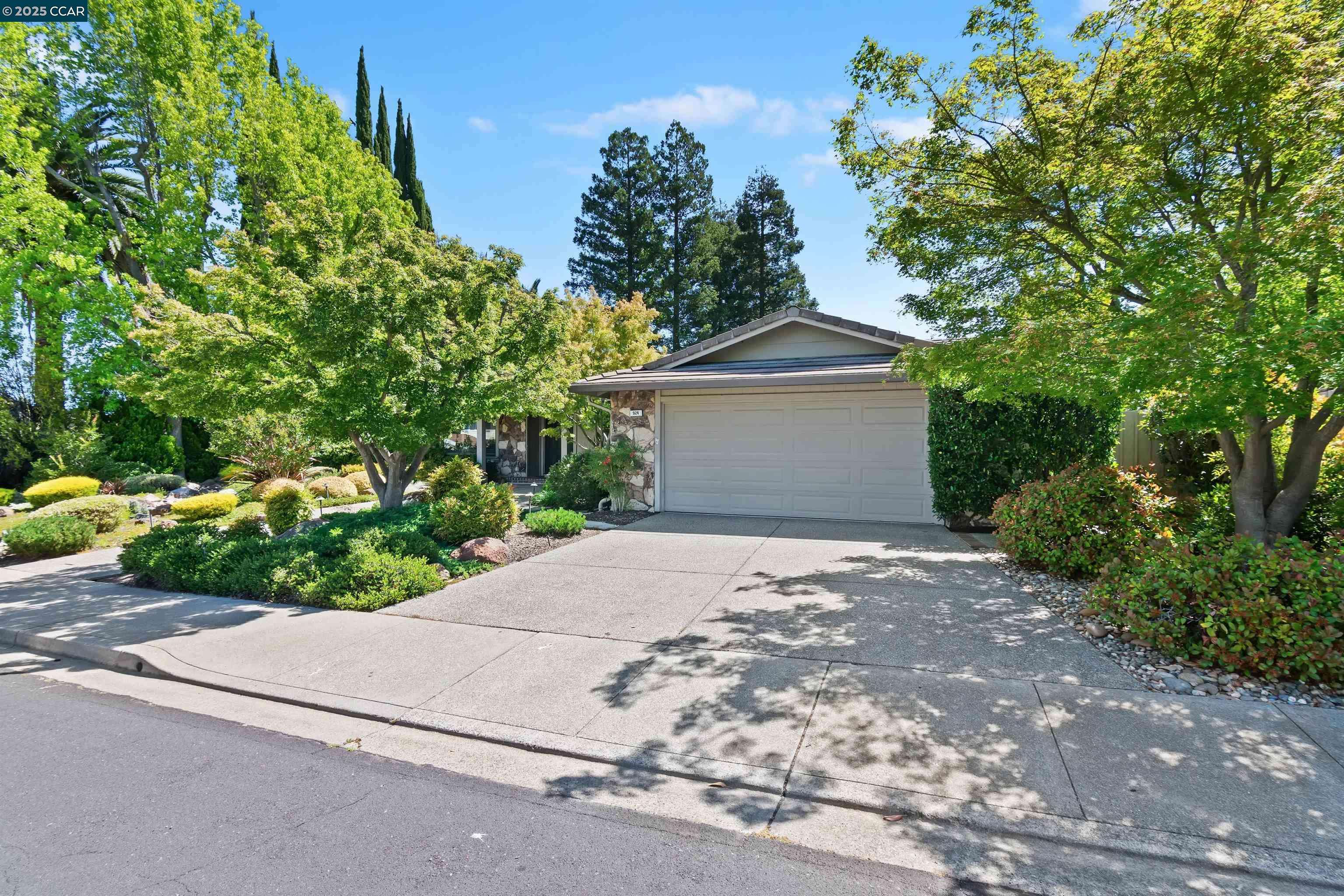 Walnut Creek, CA 94598,924 Cheyenne Dr