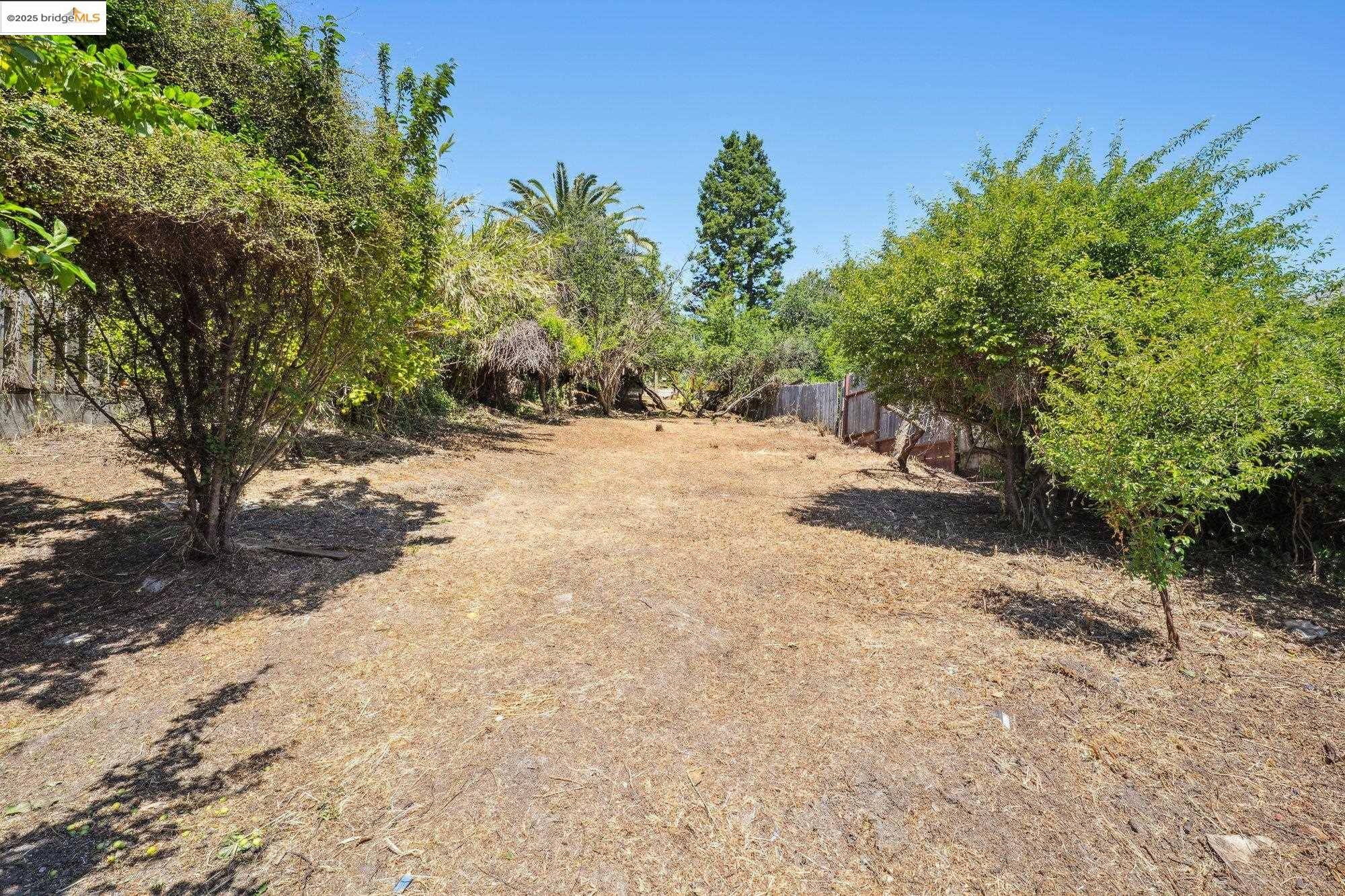 Oakland, CA 94606,2729 Vallecito Pl