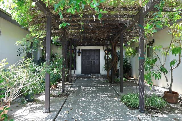 Chatsworth, CA 91311,10035 Gierson AVE