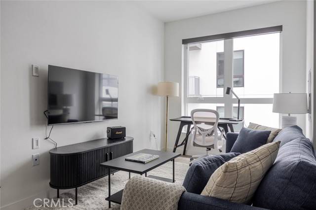 San Pedro, CA 90731,551 S Harbor 416