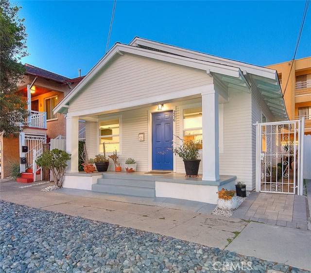 Long Beach, CA 90802,256 Falcon AVE