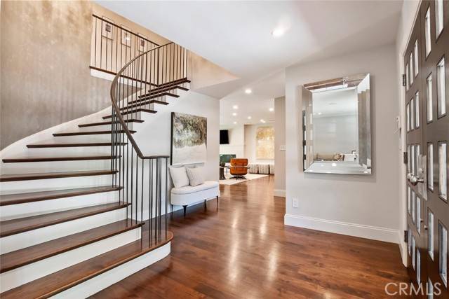 Encino, CA 91316,17641 Corinthian DR