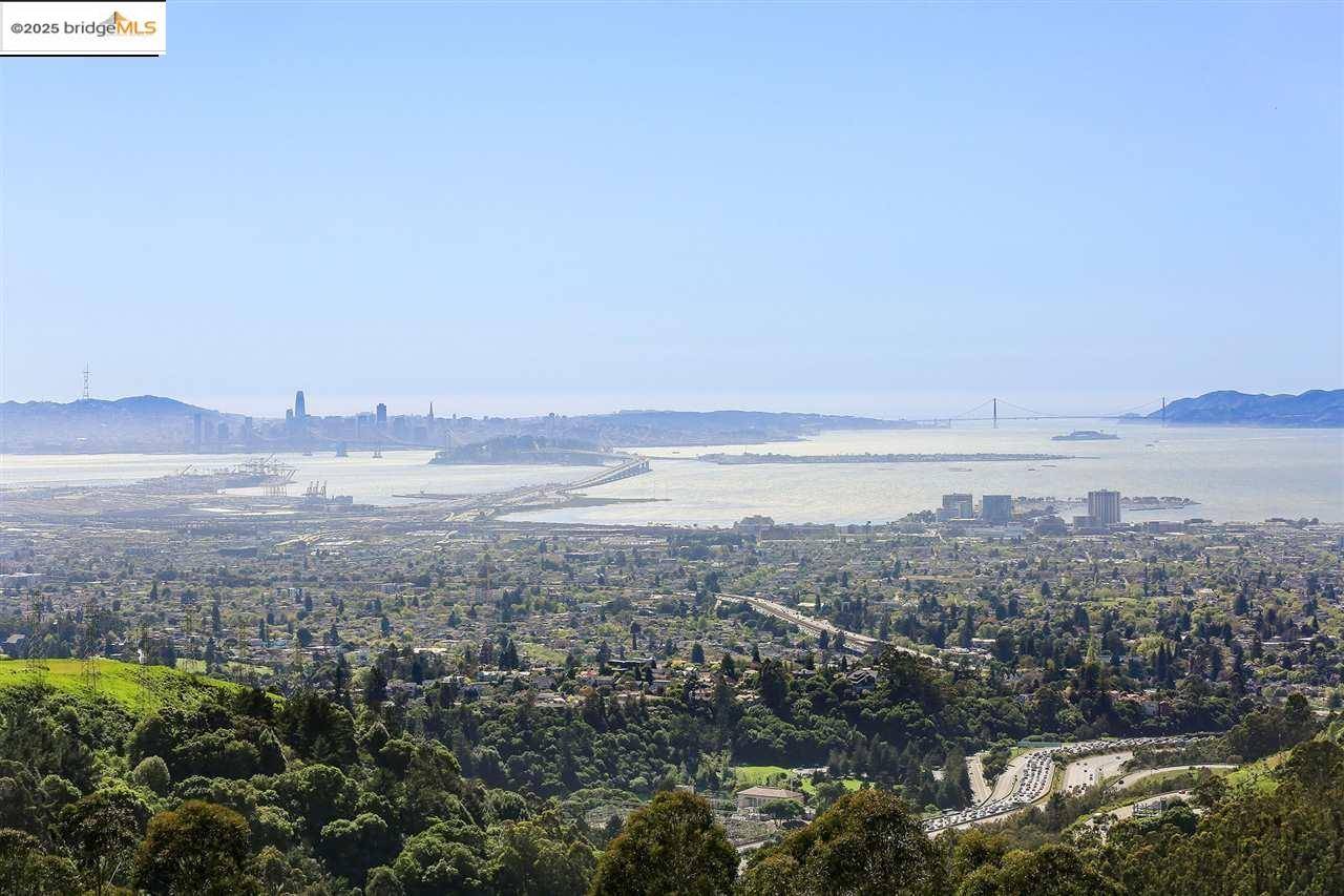 Oakland, CA 94611,6118 Skyline Blvd