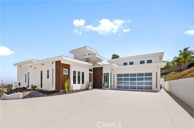 Corona, CA 92882,1270 W Chase DR