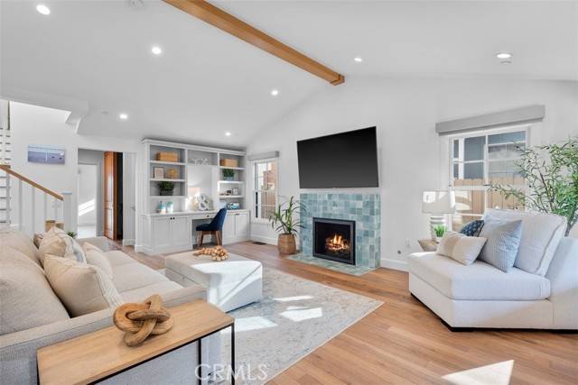 Manhattan Beach, CA 90266,534 Marine AVE