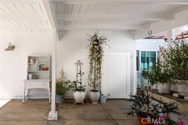Westlake Village, CA 91361,32117 Beachlake LN