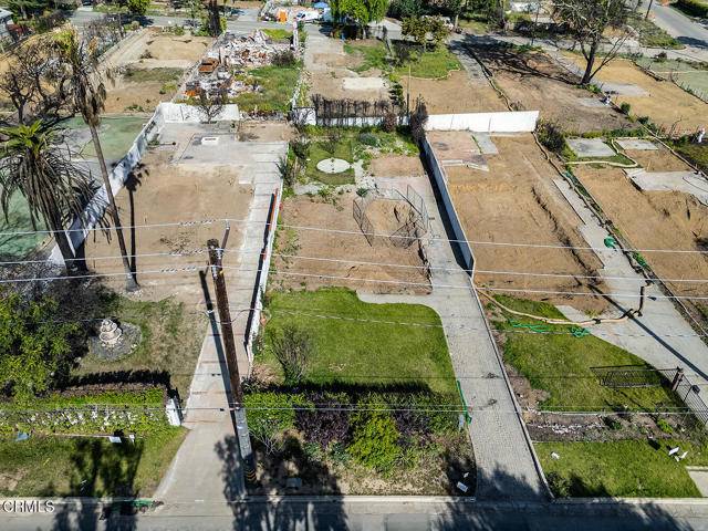 Altadena, CA 91001,3296 Fair Oaks Ave