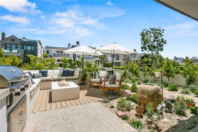 Corona Del Mar, CA 92625,711 Heliotrope AVE
