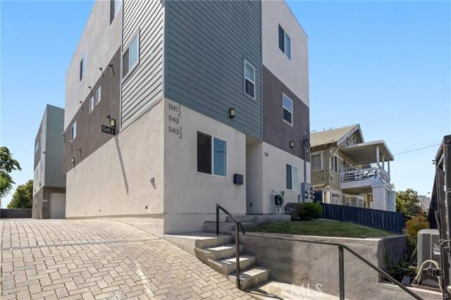 Los Angeles, CA 90006,1143 Irolo ST