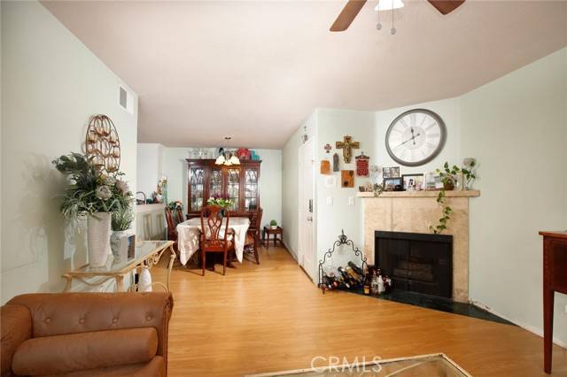 Van Nuys, CA 91406,7035 Woodley AVE 204