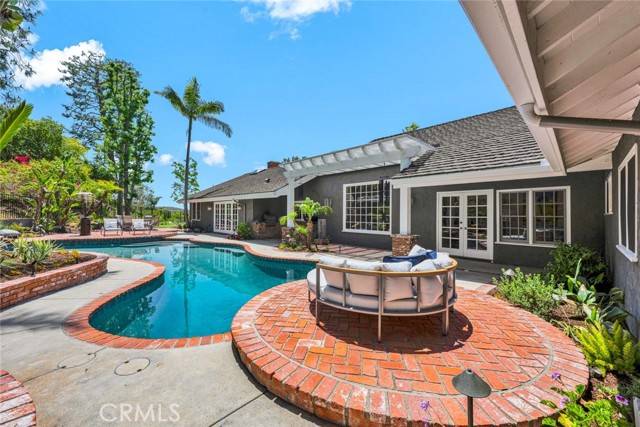 North Tustin, CA 92705,1821 Overview CIR