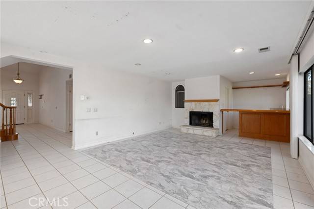 Oxnard, CA 93036,2207 Inverness CT