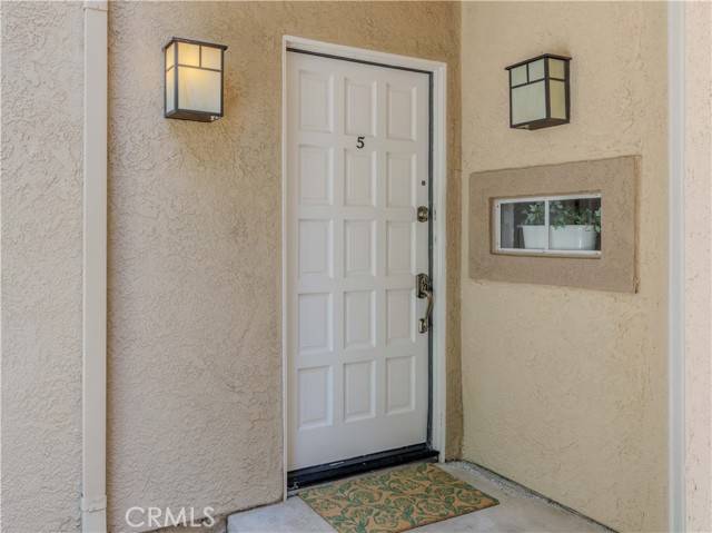 Valencia, CA 91355,23947 Del Monte DR 5