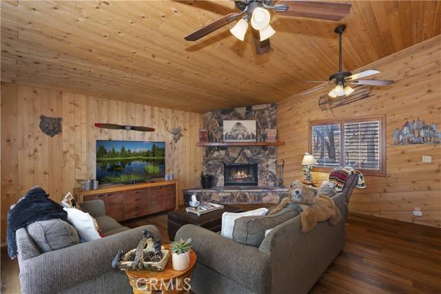 Big Bear Lake, CA 92315,43122 Moonridge RD