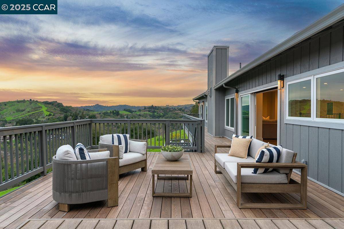 Lafayette, CA 94549,625 Sky Hy Cir