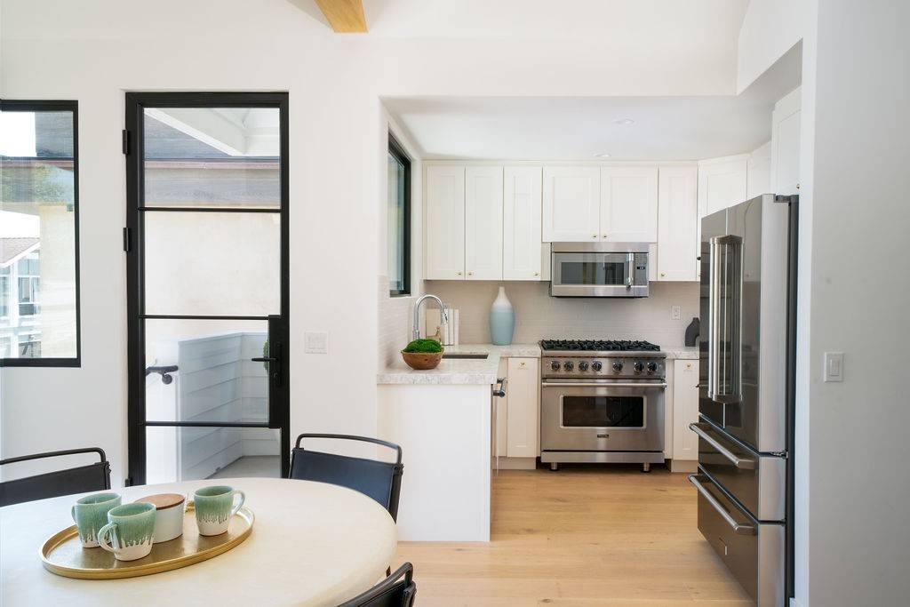 Newport Beach, CA 92663,131 46th ST