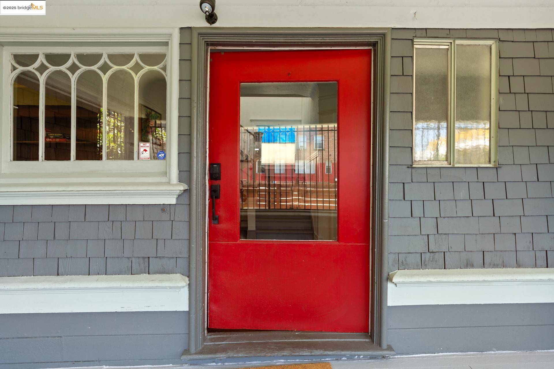 Oakland, CA 94612,555 Sycamore St