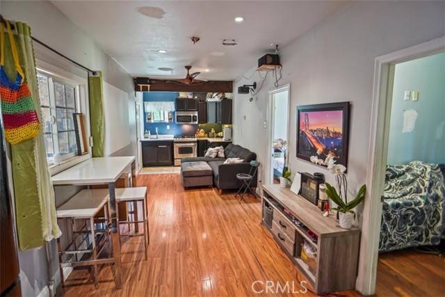 Van Nuys, CA 91406,15514 Lull ST