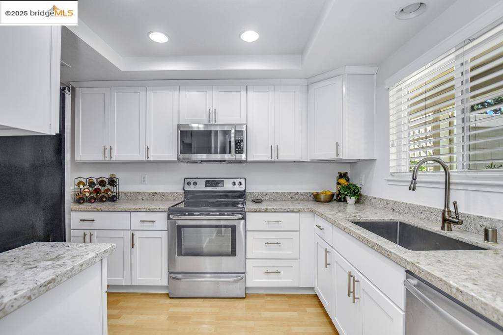 Walnut Creek, CA 94597,2587 Oak Rd A