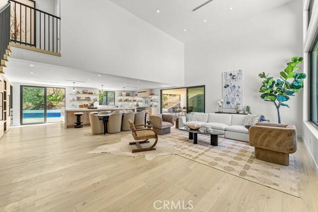 Tarzana, CA 91356,19723 Trull Brook DR