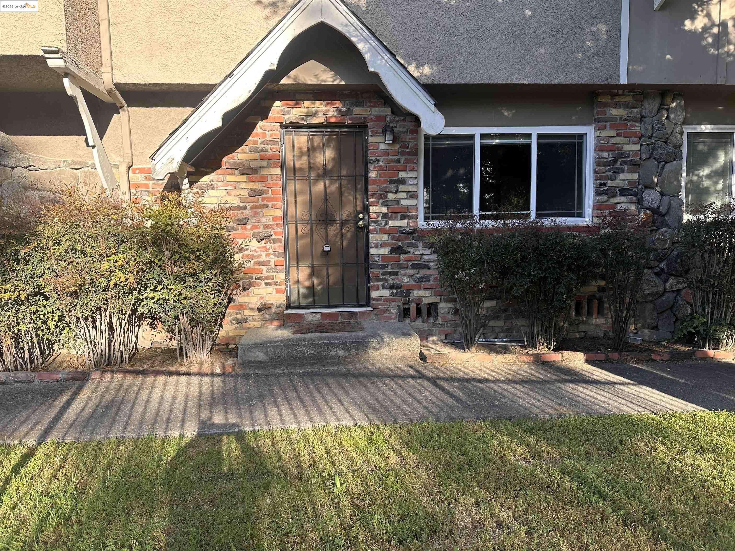 Pleasanton, CA 94566-7336,399 W. ANGELA ST