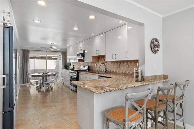 Yorba Linda, CA 92886,17861 Linda DR 12