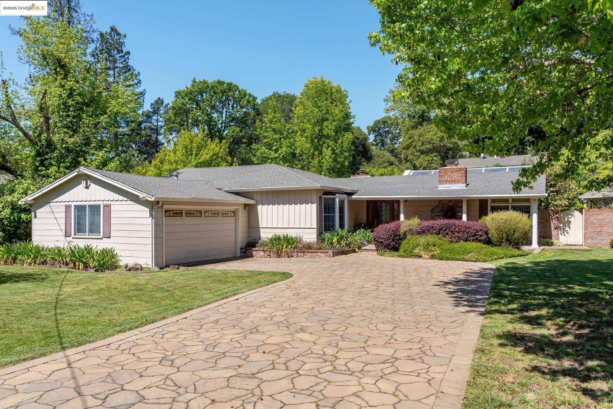 Orinda, CA 94563,14 El Camino Moraga