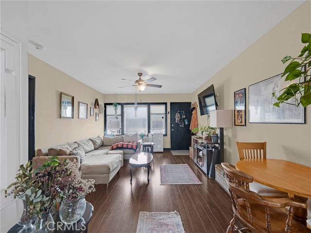 Long Beach, CA 90802,933 E 1st ST 7