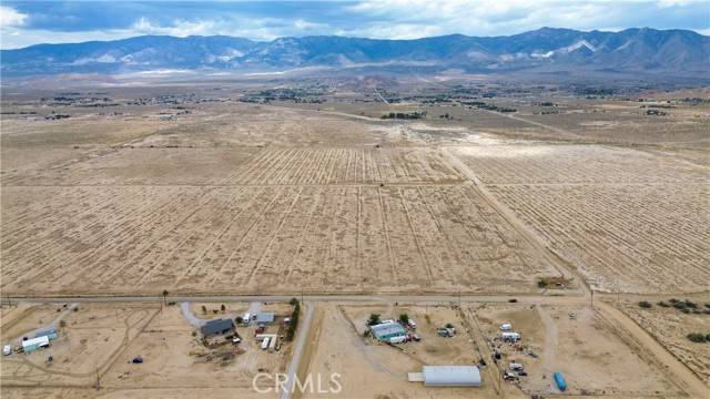 Lucerne Valley, CA 92356,2 Holmes RD
