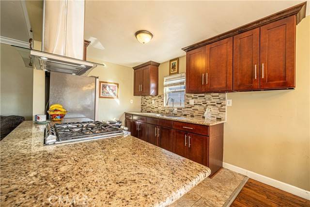 Long Beach, CA 90805,1915 E 55th ST