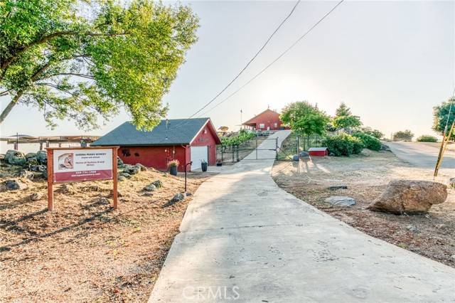 Squaw Valley, CA 93675,50806 Bramble LN