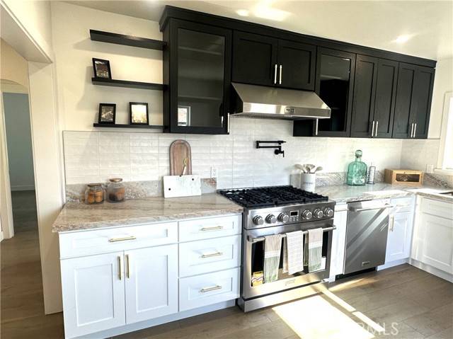 Van Nuys, CA 91406,16913 Covello ST