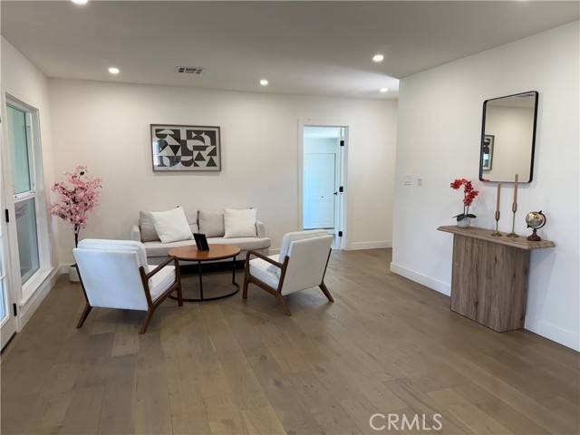 Van Nuys, CA 91406,16913 Covello ST