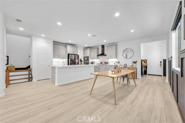 Fontana, CA 92336,5321 Prato LN