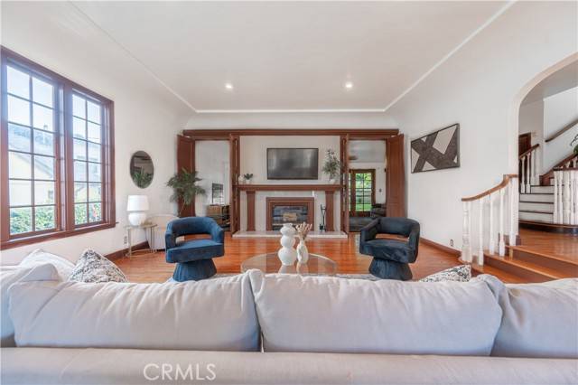 Glendale, CA 91207,125 E Mountain ST
