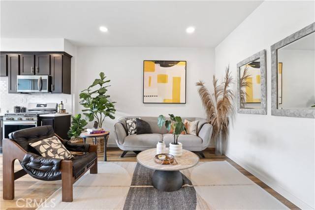 Stanton, CA 90680,44 Bigsby DR