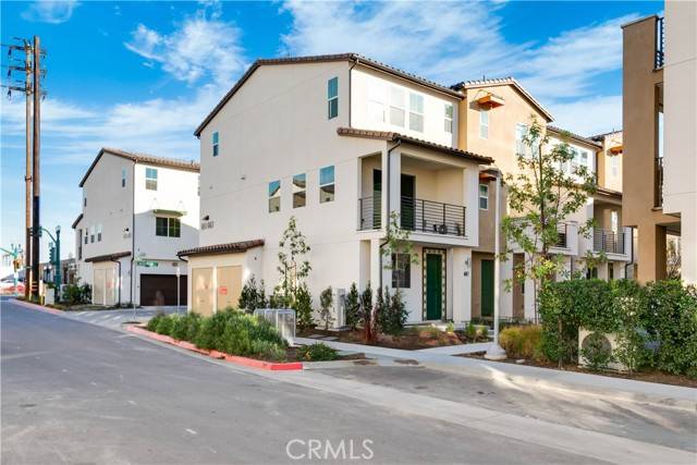 Covina, CA 91723,667 Limoncello LN