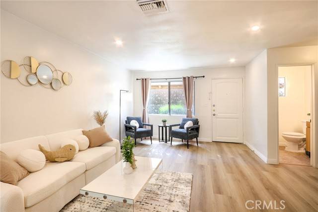 Winnetka, CA 91306,20234 Cohasset St 3