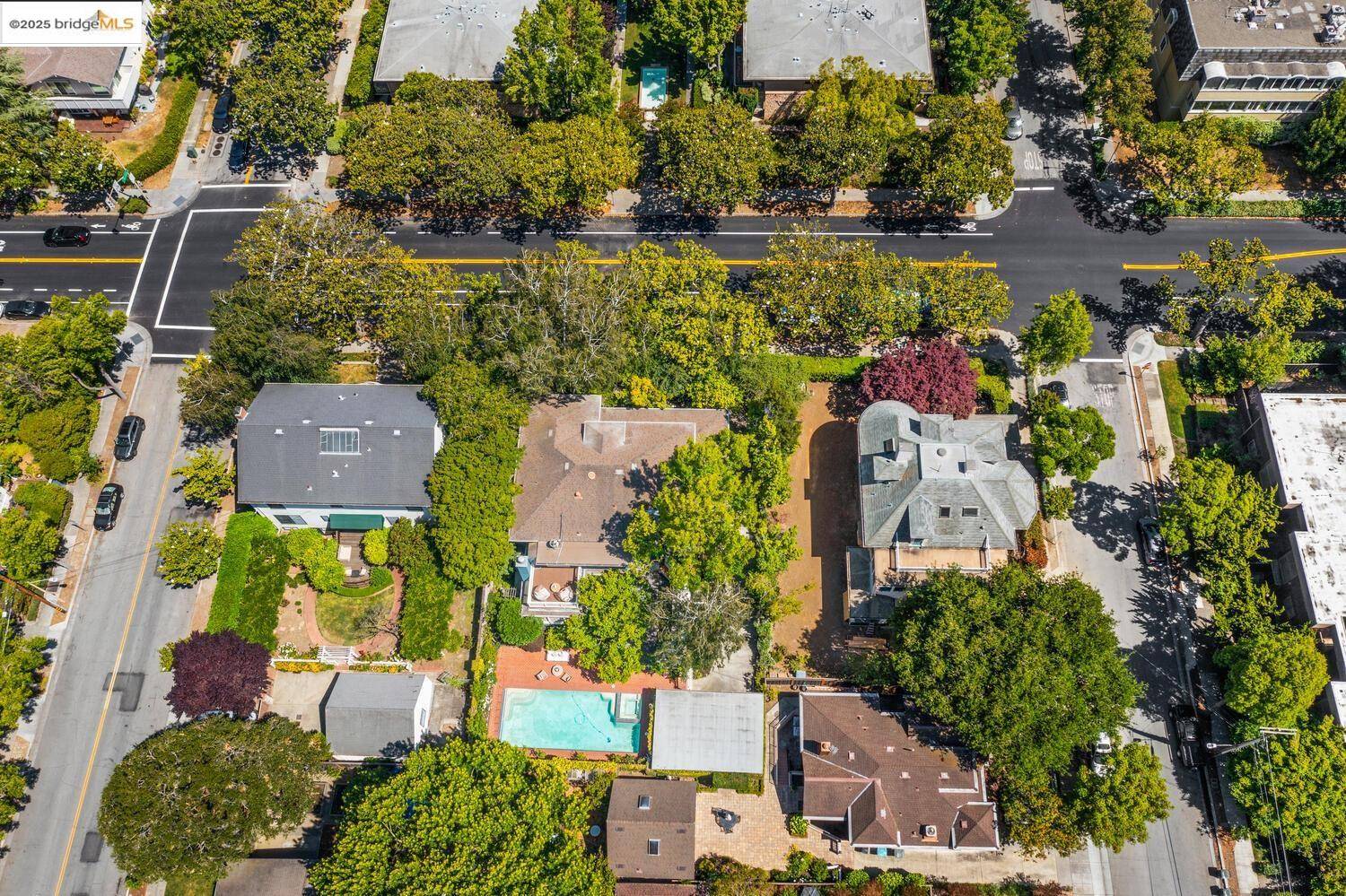 Palo Alto, CA 94301,765 University Ave
