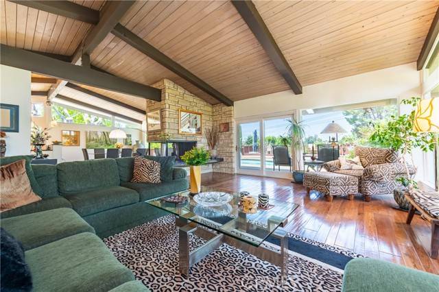Encino, CA 91316,4314 Coronet DR