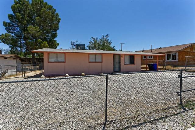 Victorville, CA 92395,15521 Heartsease LN