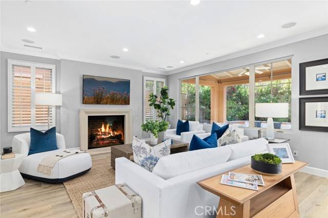Irvine, CA 92618,70 Como
