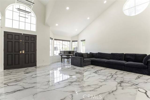 Saugus, CA 91390,20128 Cavern CT