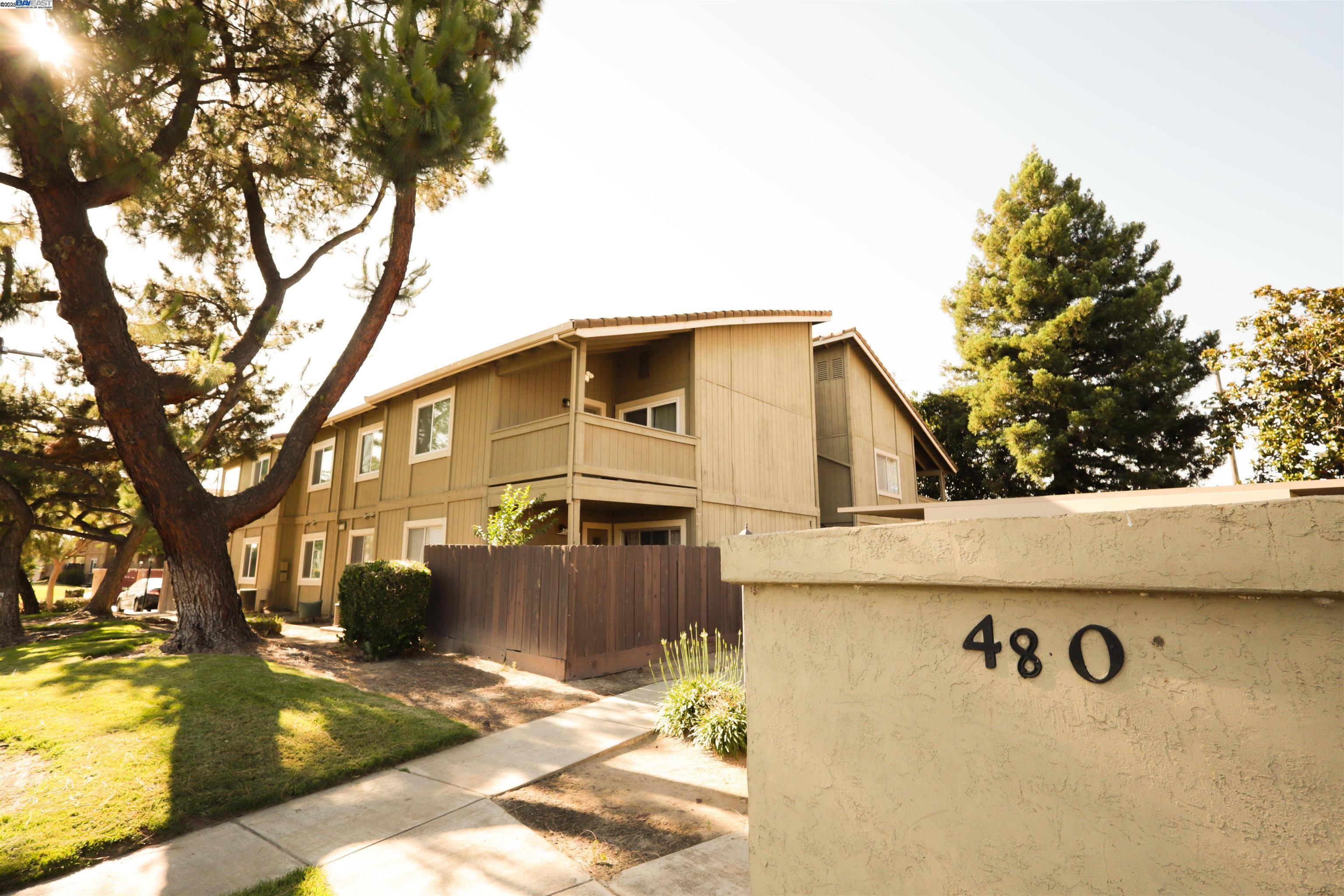 Manteca, CA 95337,480 Cherry Ln E