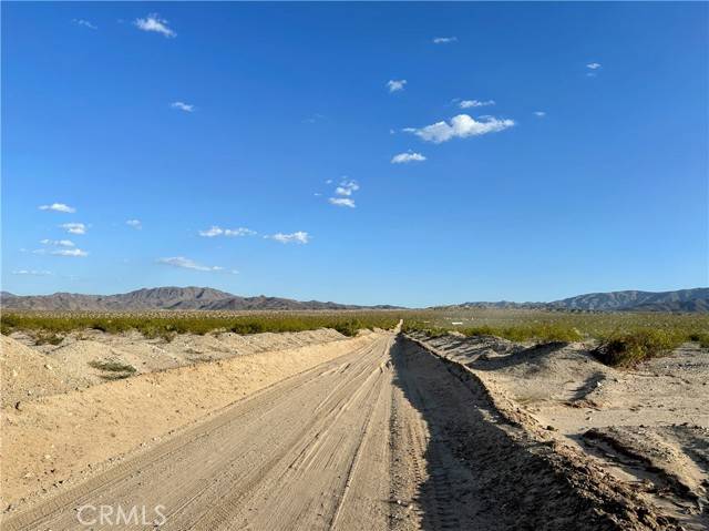 Twentynine Palms, CA 92277,26 Danby RD