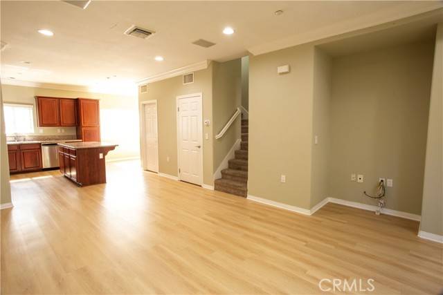 Northridge, CA 91324,9301 Shirley AVE 24