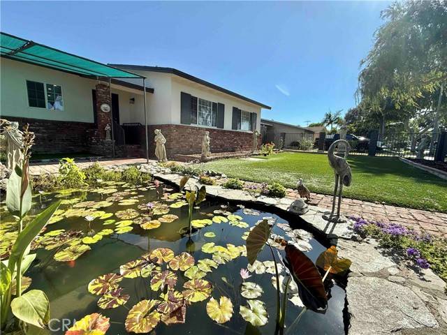 Santa Ana, CA 92707,922 W Occidental ST